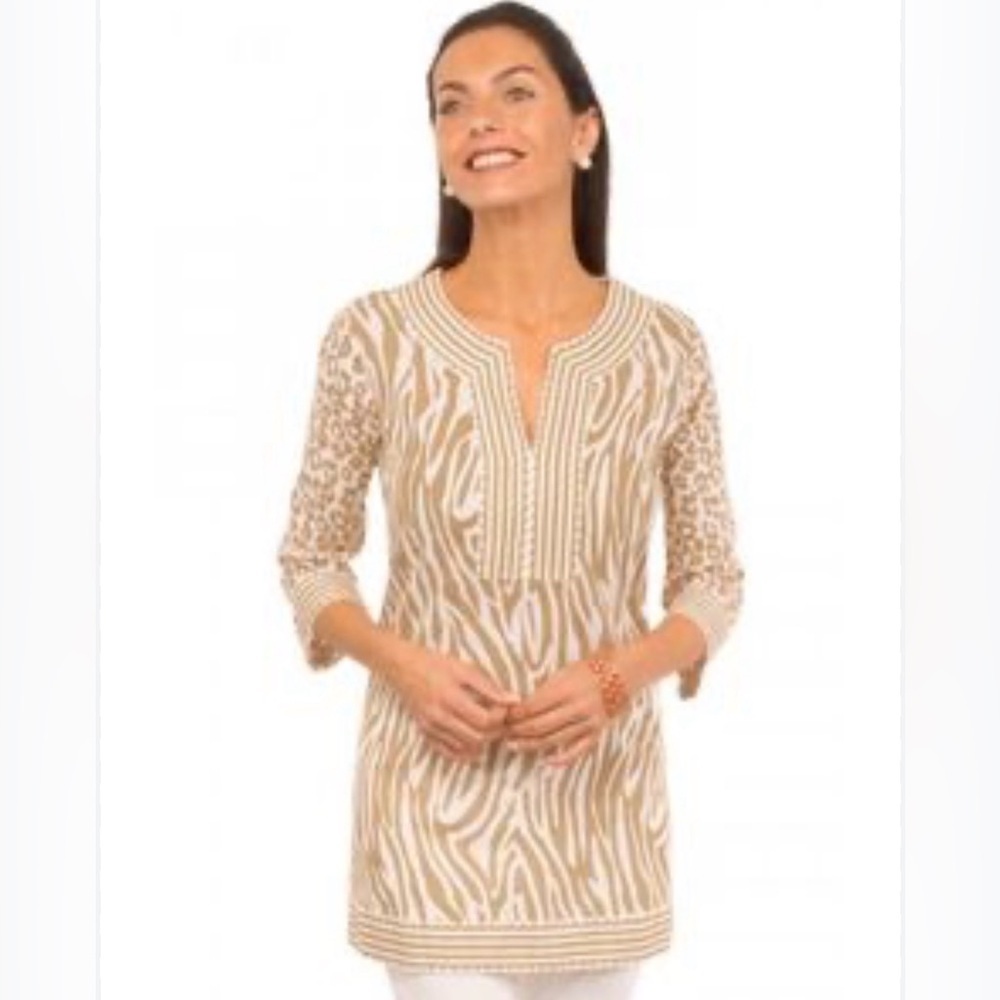 Gretchen Scott Beige & White animal print Tunic Split Neck 3/4 sleeve medium